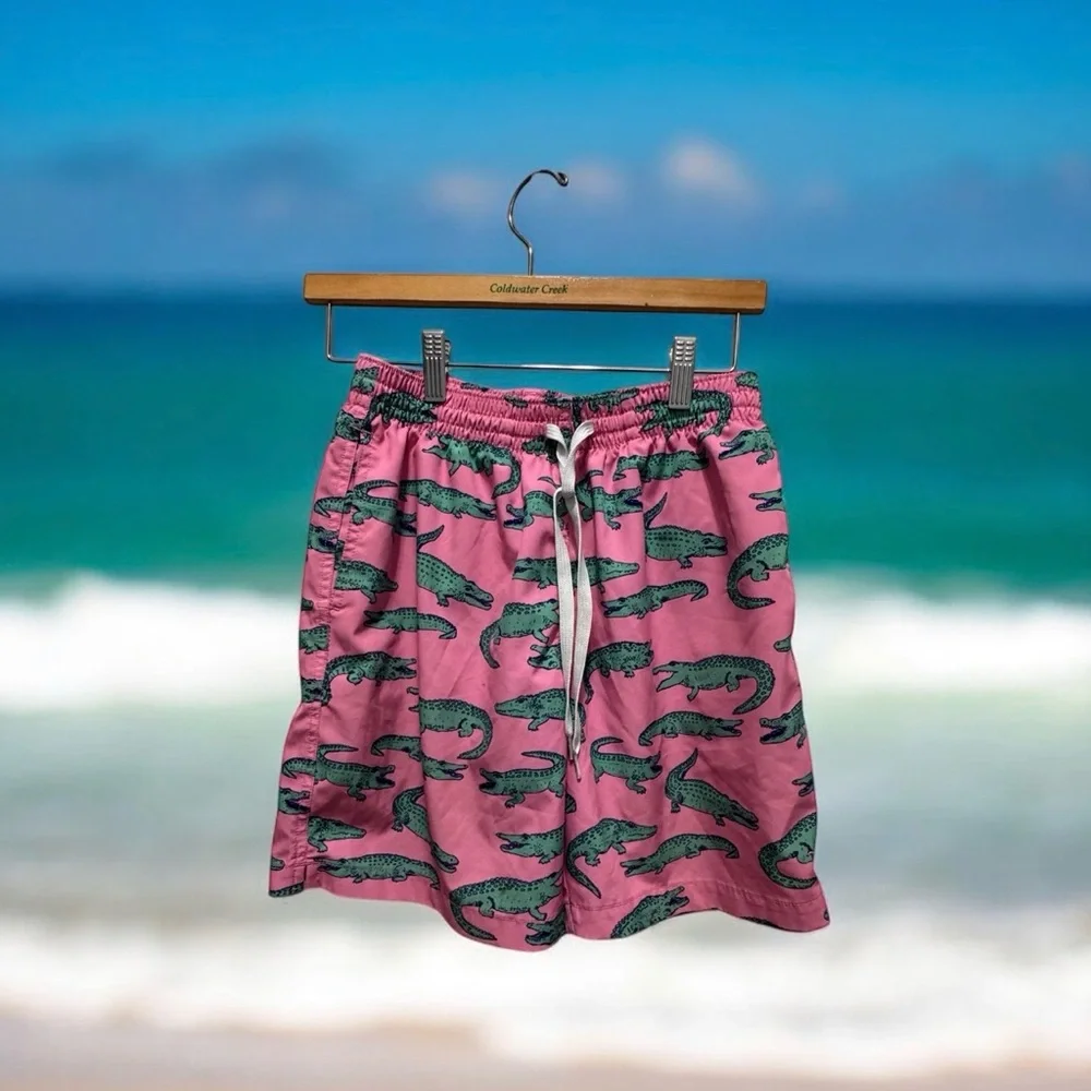 Chubbies Pink Shorts with Green Alligator Design size small 7”